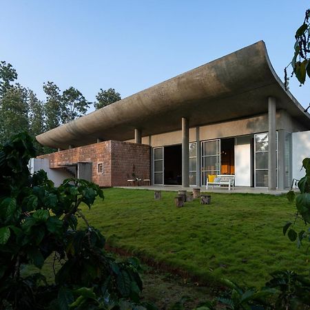 Saffronstays Cafella- A 3-Bdr Elliptical-Roof Villa In Chikmagalur Mudigere Buitenkant foto
