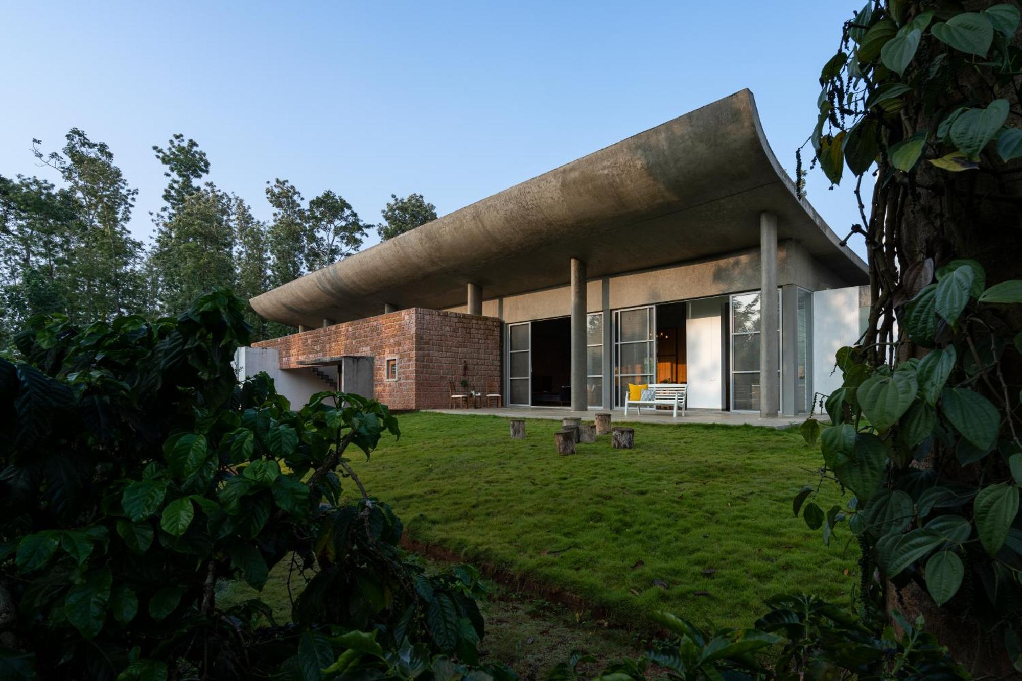 Saffronstays Cafella- A 3-Bdr Elliptical-Roof Villa In Chikmagalur Mudigere Buitenkant foto